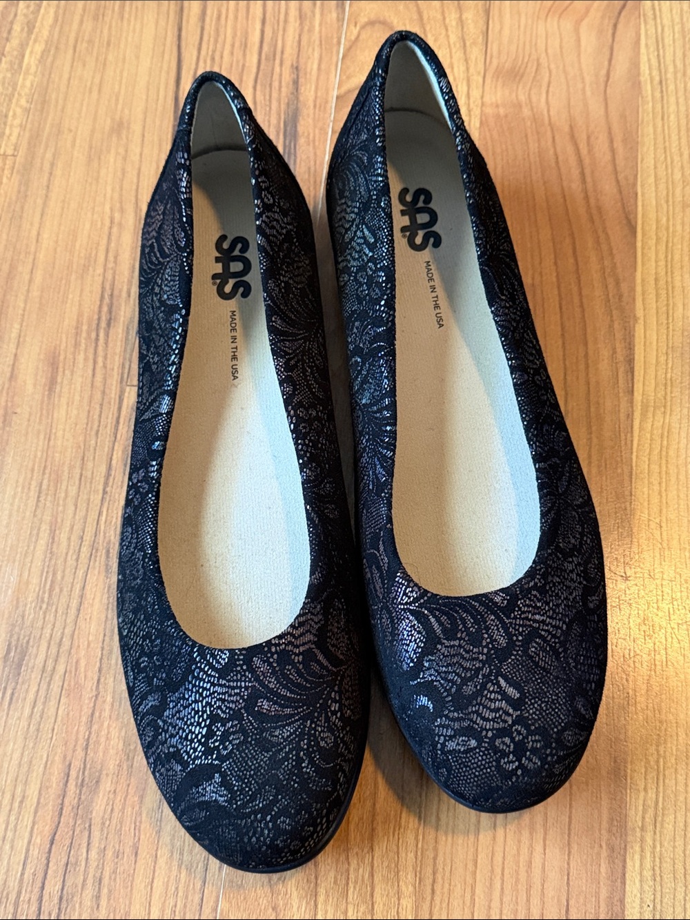 SAS Black Lace-Pattern Ballet Flats Size 8 N